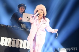 シンガーソングライターMINMI「太ってる自分はかっこ悪いってずっと思ってた」全肯定ソングで会場盛り上げ【学生ランウェイ2024AW】 画像