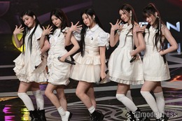 ILLIT「レコ大」新人賞受賞 韓国航空機事故受け喪章着用でパフォーマンス【第66回輝く！日本レコード大賞】 画像