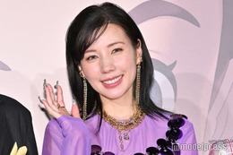 仲里依紗「紅白」B’zに「絶対ファンサもらった」興奮止まらず「隣の佐野くんに引かれました」 画像