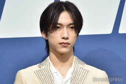 INI池崎理人、TBSキャラ・ブーナのおでこに書き初め「名を刻んでる」「お茶目」と話題 画像