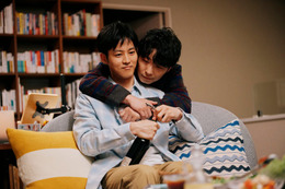 「スロウトレイン」星野源、松坂桃李をバックハグ 予想外展開に「まさかの」「贅沢すぎる」と驚きの声 画像