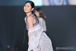 HKT48井澤美優、ノースリーブワンピで美肩大胆見せ お茶目な笑顔にドキッ【TGCしずおか2025】 画像