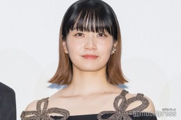 深川麻衣、美デコルテ際立つ衣装で登場「本当に怖い」と伝えた共演者とは【嗤う蟲】