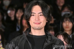 間宮祥太朗の事務所社長・小栗旬が撮影現場見学 福田雄一監督「完全に社長発言でした」【アンダーニンジャ】 画像