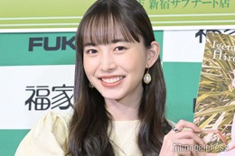 井桁弘恵、ビキニ姿で色白素肌輝く「眩しい」「可愛すぎる」と絶賛の声 画像