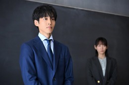 【御上先生 第1話】官僚・御上（松坂桃李）、隣徳学院3年2組で授業スタート