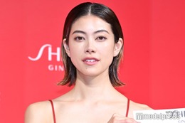 森星、書き初めで美文字披露「達筆」「かっこいい」の声 画像