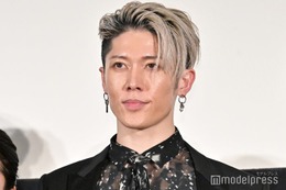 MIYAVI、次女の近影公開「すっかり大きくなりました」成長ぶりに驚きの声「本当にそっくり」「手足が長い」 画像
