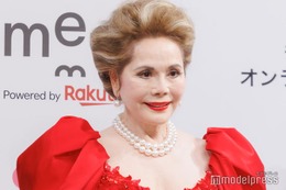 デヴィ夫人、イケメン孫の顔出しショット公開「パパの遺品のジャケットを着ています」 画像