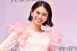 佐藤晴美、ミニ丈で美太もも全開「最強スタイル」「大胆」と反響