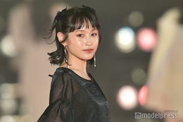 高橋愛、舞台「HUNTER×HUNTER」で金髪ツインテールのビスケ姿に「めっちゃ似合う」「再現度高い」と反響殺到 画像