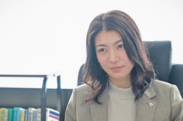 「クジャクのダンス」阿南役・瀧内公美は磯村勇斗のファン「彼の出演作はほぼ見ています」謎に包まれた“リュックの男”にも言及【インタビュー】