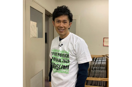 トータルテンボス大村朋宏、イケメン息子の高校卒業式で親子ショット「クセスゴのギターの子？」「成長してる」と話題 画像