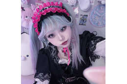 ベビタピ店員・ののち、ピンク×水色のド派手新ヘア公開「髪色天才」「盛れてる」と反響 画像
