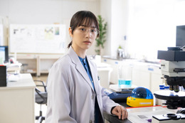 のん、リケジョ役で日曜劇場「キャスター」出演決定 主演・阿部寛と12年ぶり共演 画像