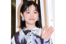 當真あみ、セーラー服を着こなした笑顔SHOTに反響「笑顔めっちゃかわいい」「似合っています」