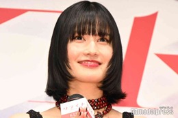 橋本愛、胸元空きミニ丈ワンピ姿披露 学生時代やりたかったこととは「先生ともっとやりあえた」【リライト】