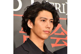 賀来賢人、輝きに自信がある！？瞬間を明かす「月に1、2回カッ！って」「見せたい」