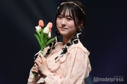 「今日好き」寺島季咲、三つ編みアレンジがオシャレ ガーリー全開で魅了【GAKUSEI RUNWAY 2025 SUMMER】