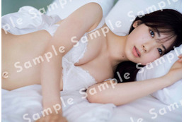乃木坂46筒井あやめ、白ランジェリー“寝起き”ショット 封入ポストカード第4弾解禁【感情の隙間】 画像