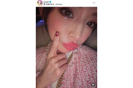 「肌綺麗」浜崎あゆみ、キラキラメイクのアップSHOTにファンうっとり「めっちゃ可愛い」 画像