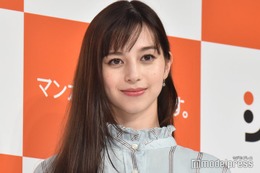 中条あやみ、ミニスカから美脚スラリ「腰の位置が高い」「どこにいても絵になる」の声 画像