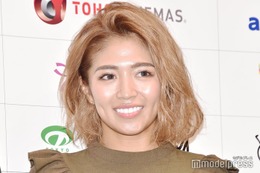 今井華、ヘアメンテ報告 美背中ざっくりキャミ姿に「セクシー」「綺麗すぎる」