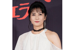 「女神のように綺麗」柴咲コウ、美しい二の腕を披露したドレスSHOTに反響「お写真とっても素敵」 画像