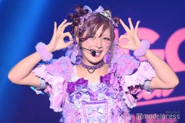 しなこ、個性派“ピンク髪帽子”で雰囲気ガラリ「唯一無二のスタイル」「可愛すぎる」と反響