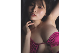 現役女子大生・佐伯澪、大胆衣装で美バスト披露 画像