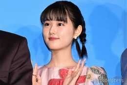 原菜乃華、花柄ドレスで美背中大胆披露「プリンセスすぎる」「儚い」と絶賛の声