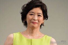 中山忍、姉・中山美穂さんと寄り添うオフショット公開「お揃いのネックレス素敵」「似てる」の声 画像