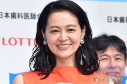黒谷友香、庭から採った梅で初の梅酒作り「本格的ですごい」「絶対美味しい」の声 画像