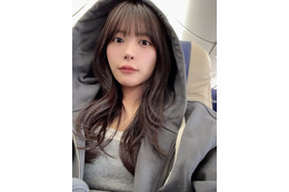 RIZINガール・竹内花、温泉での美バスト際立つオフショットに「セクシー」「笑顔可愛い」と反響 画像