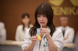 「天久鷹央の推理カルテ」最終話、ラスト2分でタイトル回収 鷹央（橋本環奈）のセリフにも注目集まる「まさかの」「やっと分かった」 画像