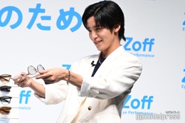 Snow Man目黒蓮、雰囲気一変コーデで登場 サングラス選びに夢中「ワクワクします」 画像