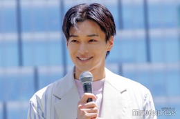 松本怜生、女装ショットに反響続々「美人すぎる」「別人級」 画像