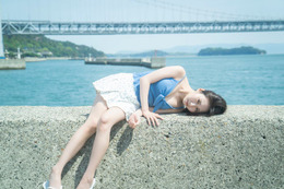 STU48内海里音、大胆背中見せカットに初挑戦 1st写真集決定 画像