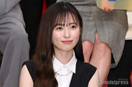 福原遥、美脚透けるレースワンピ姿 月9初主演に意気込み「まさか自分が」【明日はもっと、いい日になる】 画像
