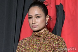 佐田真由美、背中ざっくり大胆私服ショット公開「夏らしくてかっこいい」「攻めてる」と反響 画像