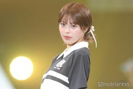 おさき、美スタイル際立つへそ出しルックに反響「スタイル良すぎ」「オシャレ」