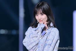 山下美月、素肌輝く私服ショット公開「さすがの着こなし」「憧れスタイル」の声