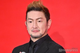 中村獅童、次男の誕生日会で親子3ショット披露 前田愛・浅野忠信ら豪華芸能人も祝福「お兄ちゃまになってる」