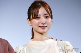 高田里穂、大胆スリットから美脚のぞく「セクシー」「見惚れちゃう」と反響 画像