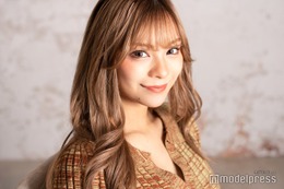 ギャルママモデル「nuts」まぁみ“鬼ロング”奇抜ヘア披露「似合ってる」「魅力的」の声