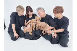 渡辺美奈代、夫と息子たち＆“愛犬3姉妹”との幸せ家族SHOTに反響「素敵すぎます」「もう最高」