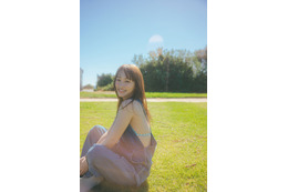 川栄李奈、水着カット解禁 笑顔・美ボディ際立つ【youphoria】 画像