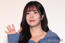 IZ*ONE出身クォン・ウンビ、胸元大胆開き衣装で抜群スタイル披露「美しすぎる」の声 画像