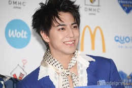 超特急タカシ、実家でのプライベートショット公開「壁がおしゃれ」「カフェみたい」の声 画像