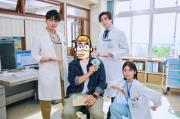 松本潤主演日曜劇場、原作者が撮影現場訪問「松本さんを見るともう“徳重だ！”と思ってしまいます」【19番目のカルテ】 画像